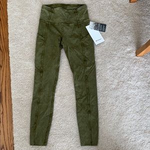 Fast and Free Lululemon 25”